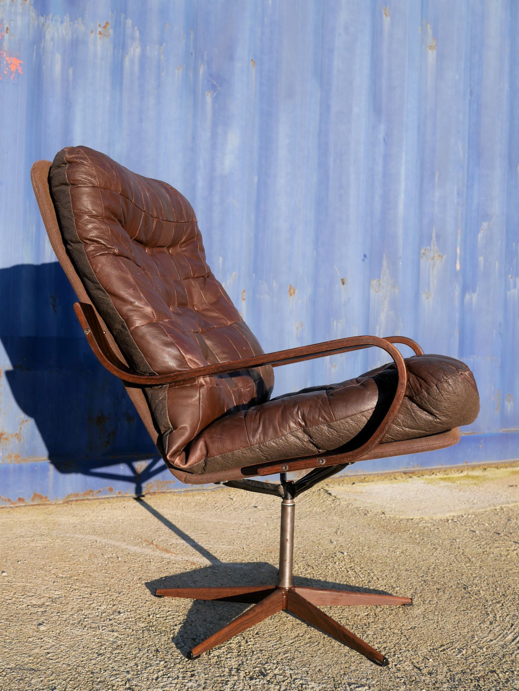 Armchair swivel vintage leather, wood and metal