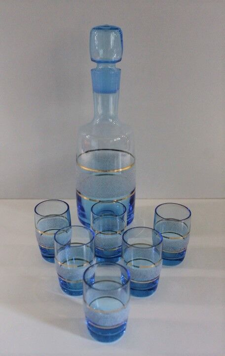 Vintage granite liqueur service