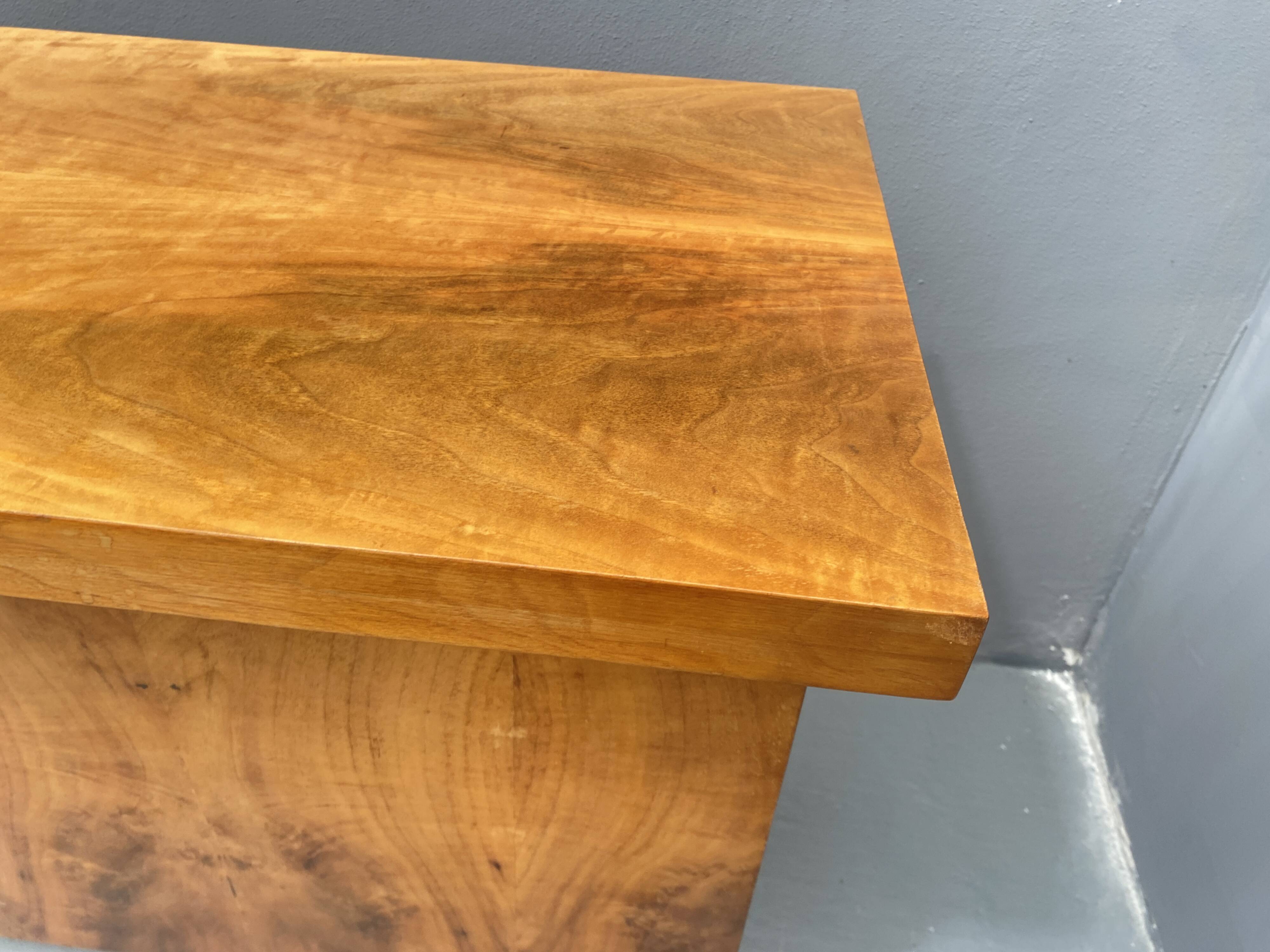 Bureau en noyer du milieu du siècle, années 1970, Tchécoslovaquie