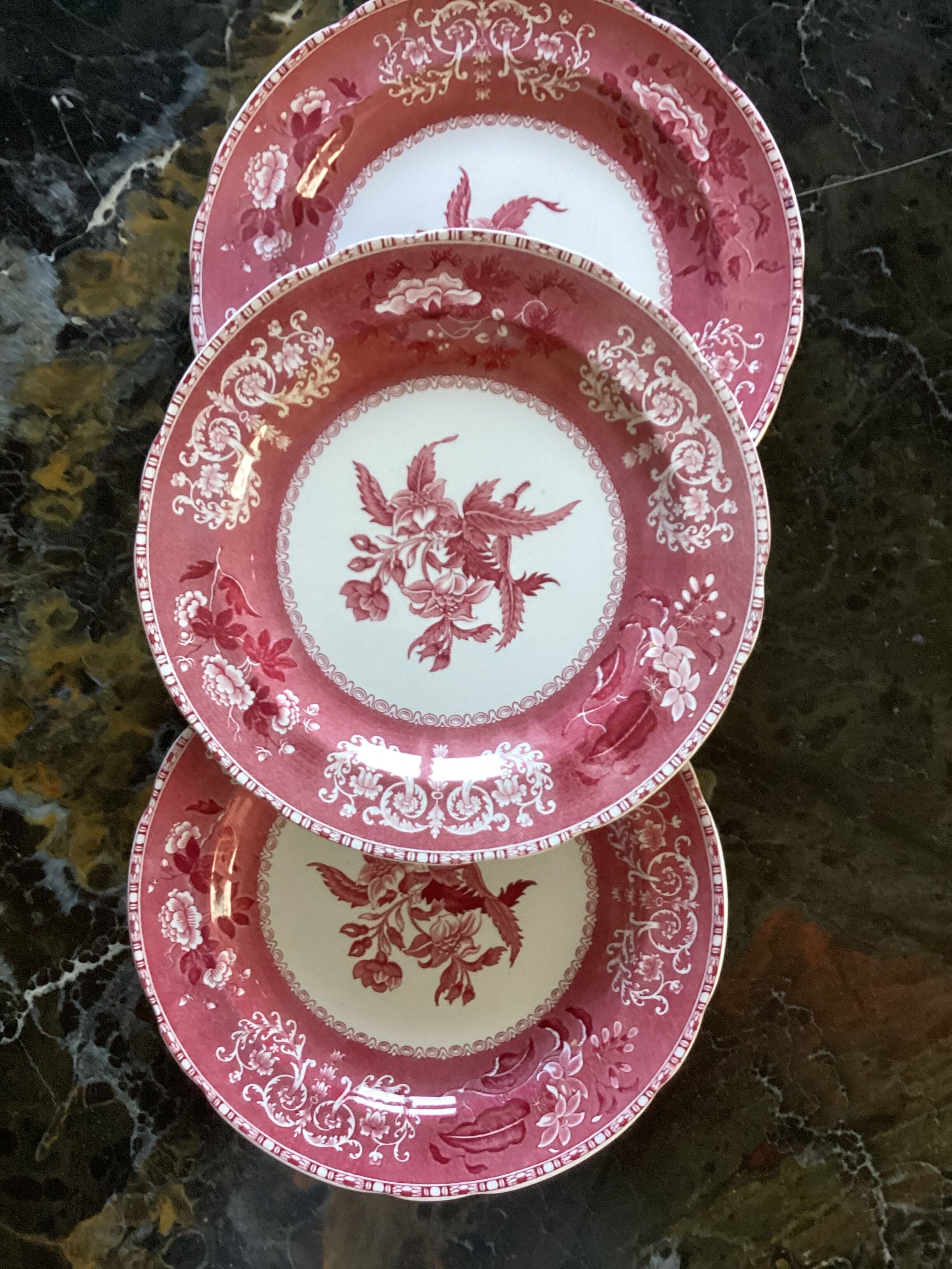 Set of Three ceramic plates Spode England dimension: height -2.5 cm- diameter -26 cm-