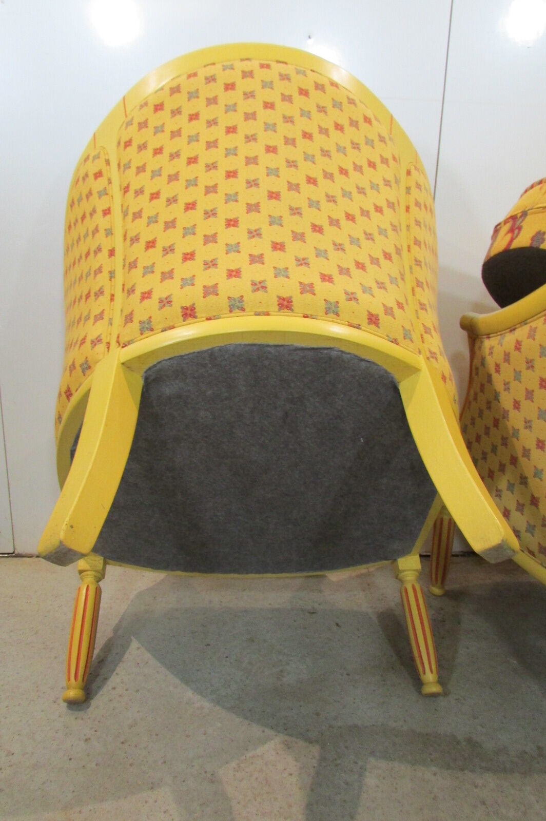 Paire de fauteuils bergères, chauffeuses, forme corbeille