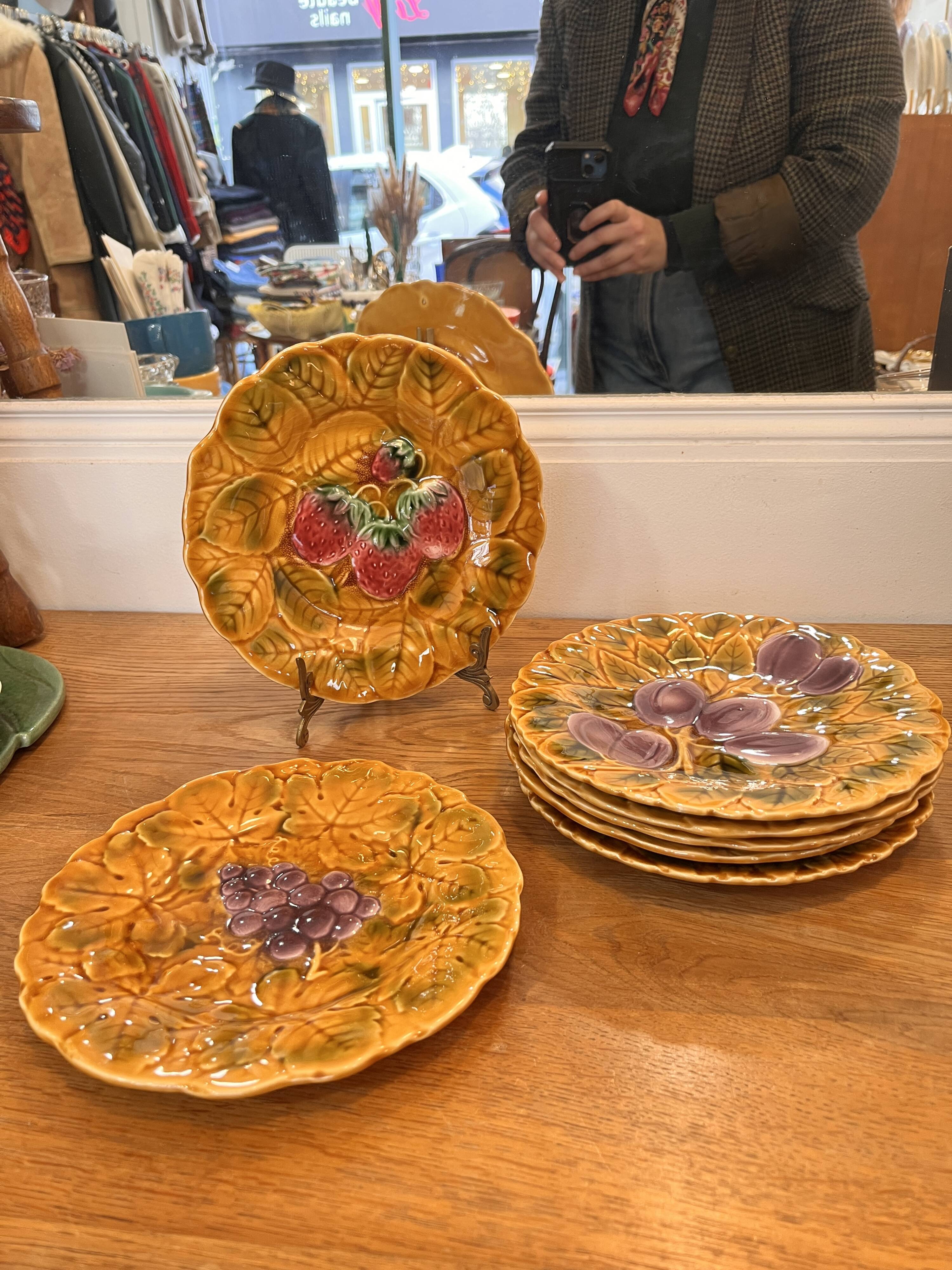 7 dessert plates barbotine Sarreguemines