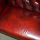 Canapé Chesterfield victorien en cuir avec têtes de lion sculptées