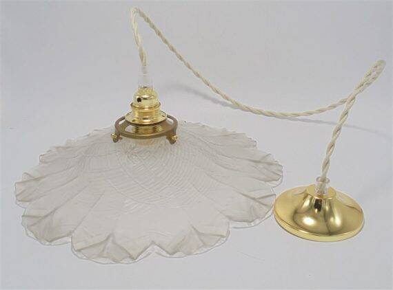 Suspension (spider web decor)