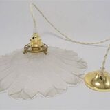 Suspension (spider web decor)