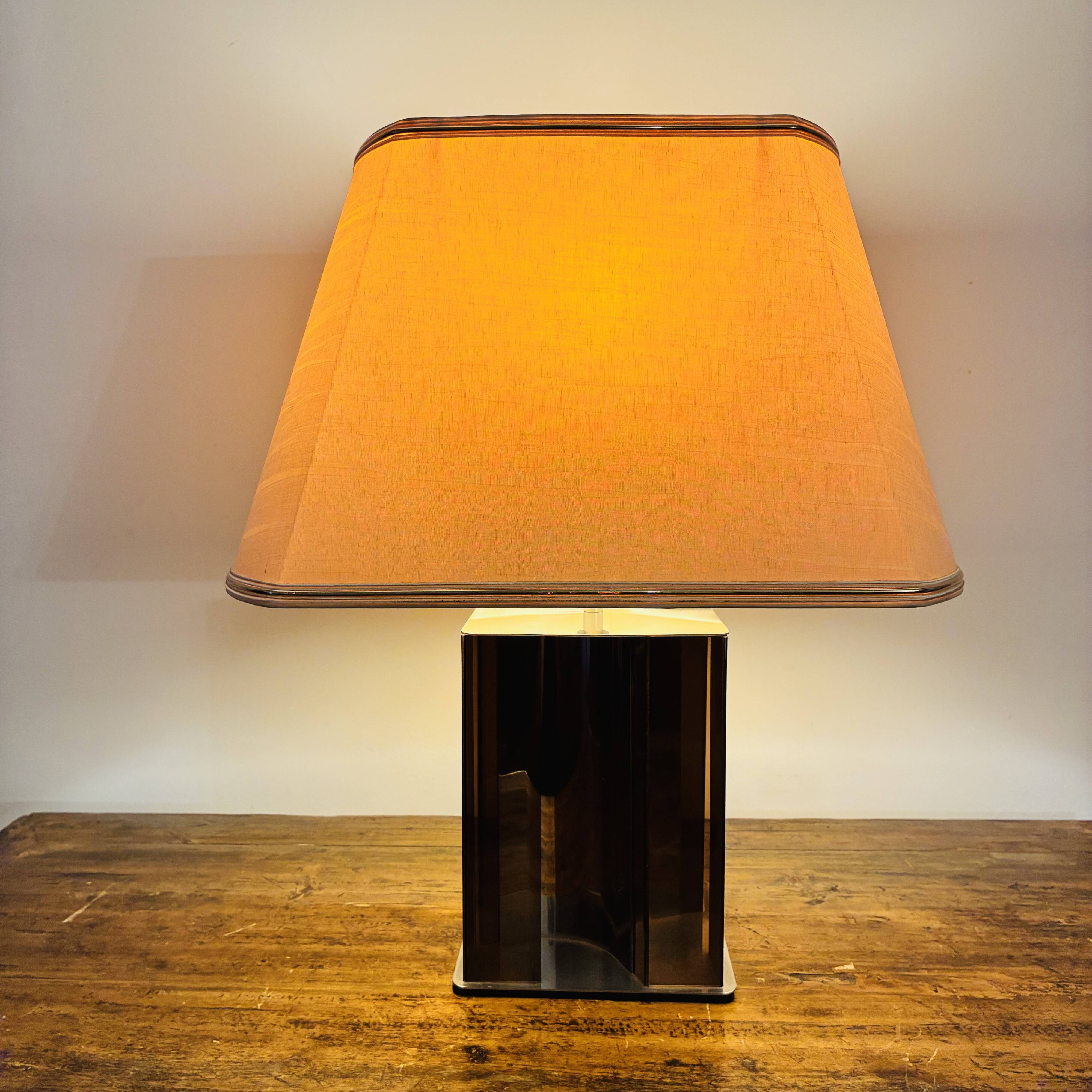 Vintage table lamp in smoked Plexiglas and metal - 1970s design
