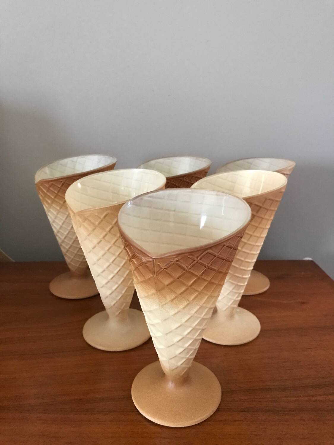 Set of 6 vintage ice cream cups