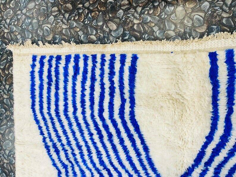 Traditional handmade pure wool rug, size 150 x 250 cm