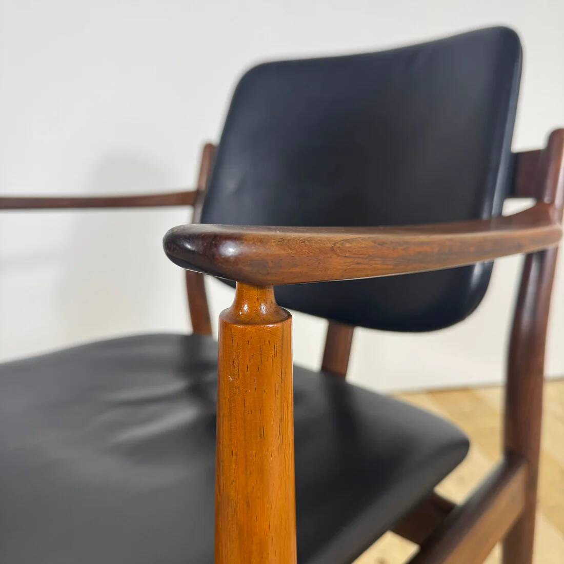 Chaise modèle 402 par Børge Rammeskov pour Sibast Furniture – Palissandre, design danois des années 50.