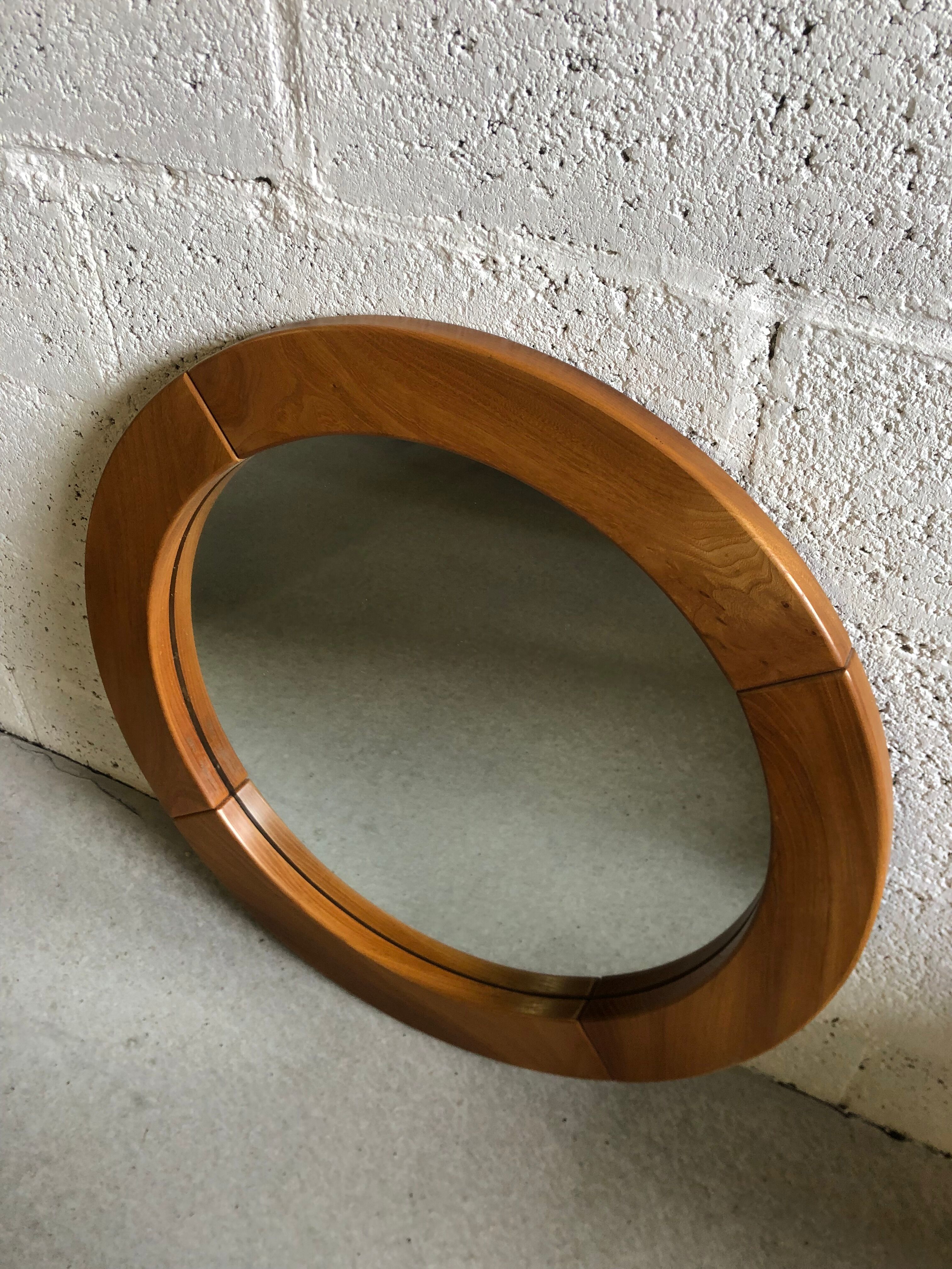 Round mirror in solid elm Maison Regain