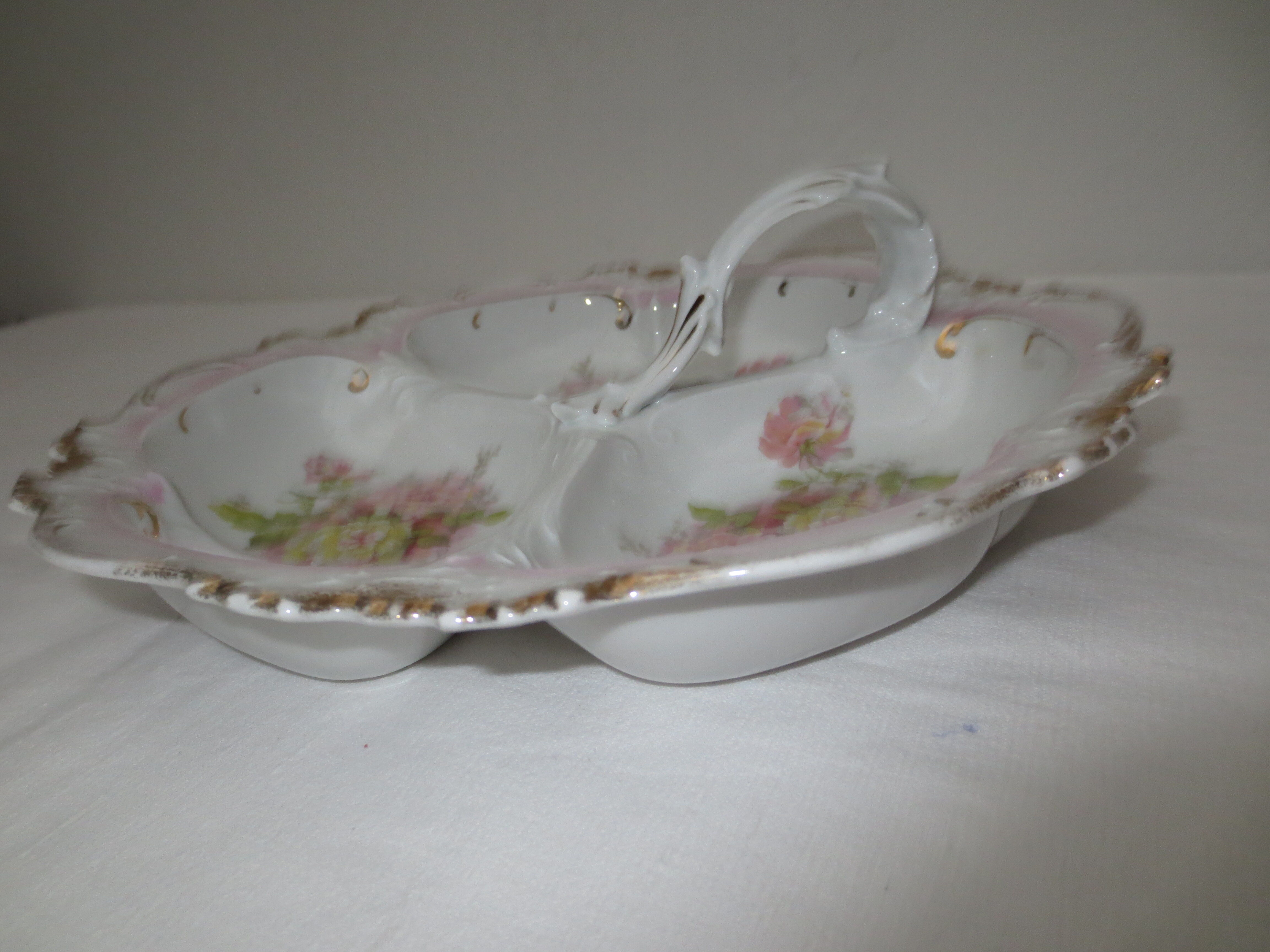 Numbered decorated porcelain quarter dish for hors d'oeuvre or other