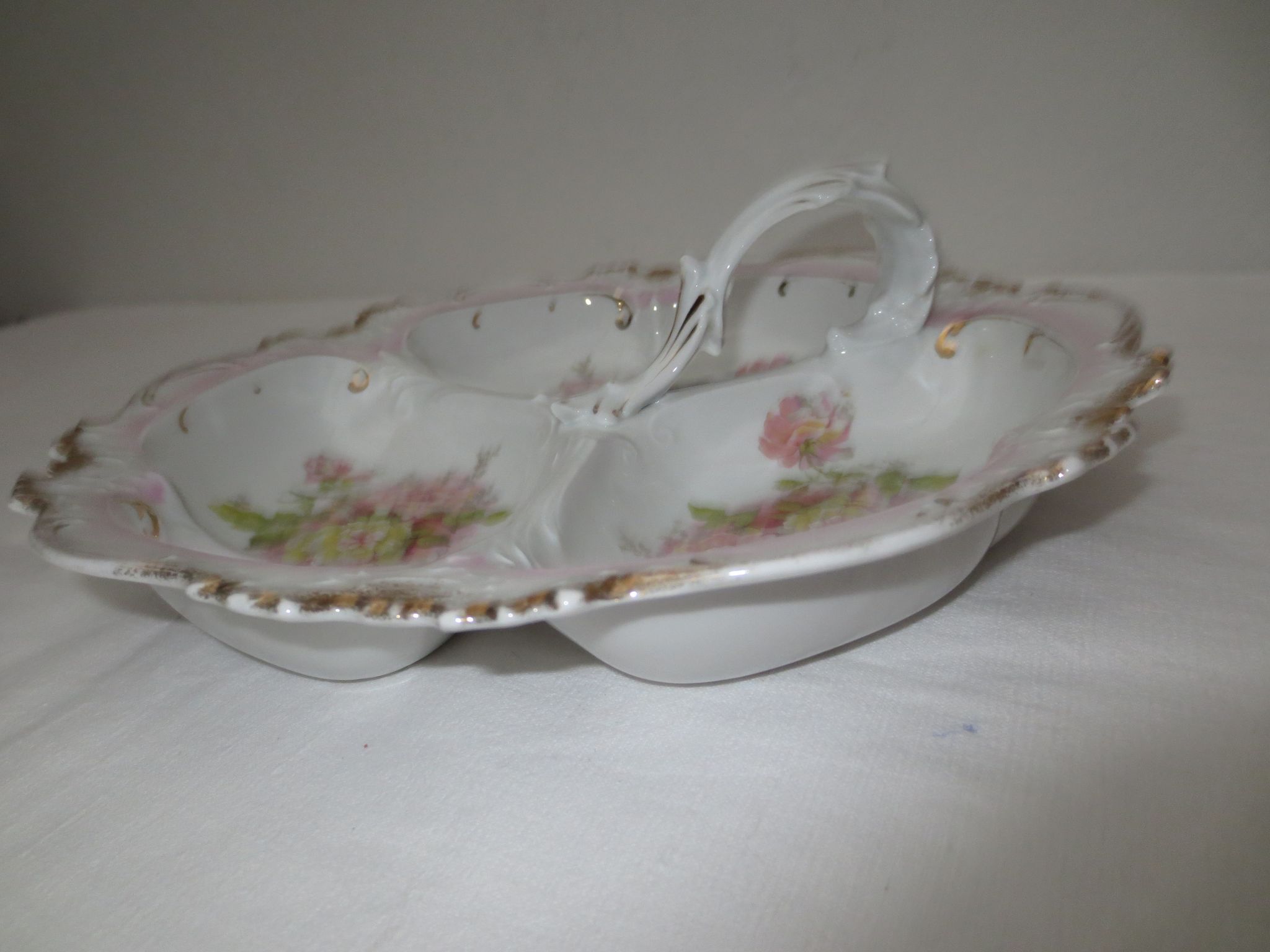 Numbered decorated porcelain quarter dish for hors d'oeuvre or other