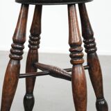 Tabouret Windsor anglais ancien du XVIIIe siècle avec une superbe patine.