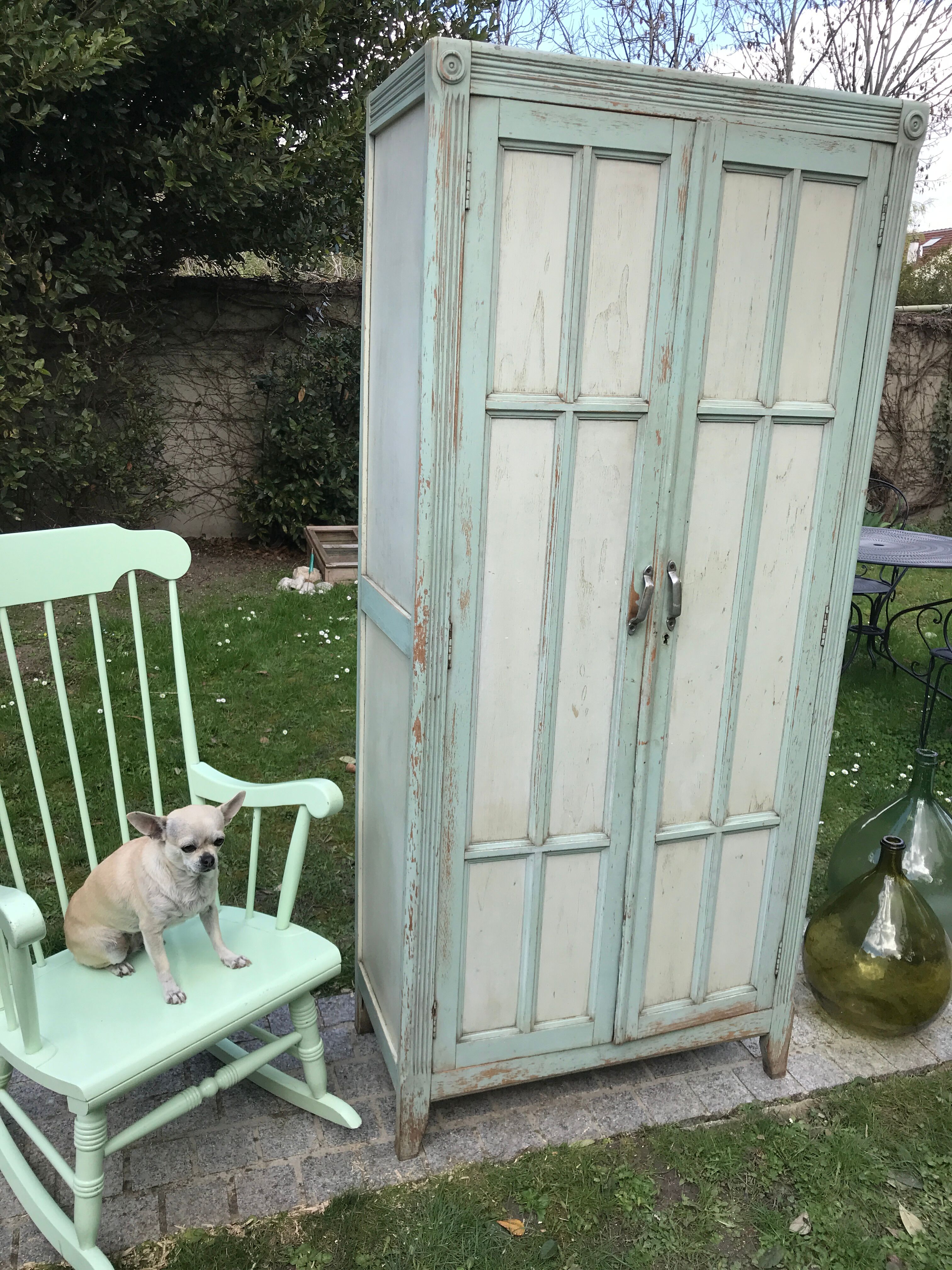 Armoire parisienne verte à panneaux vintage 1940/1950