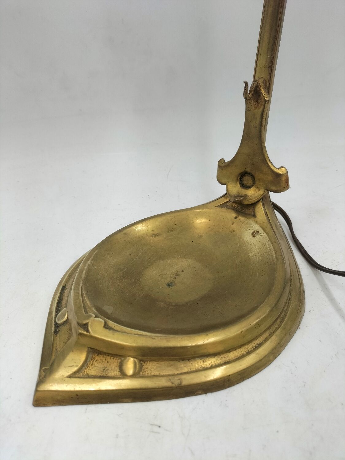 Art Nouveau bedside lamp