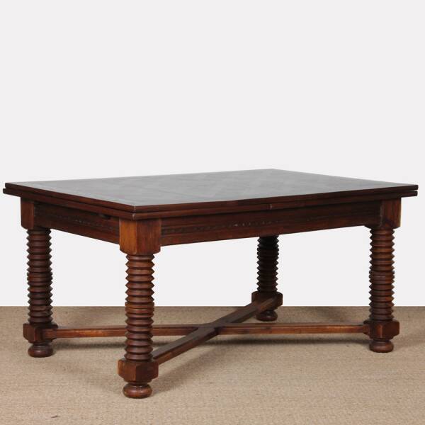 Extendable dining table, French craftsmanship from the 1940s.