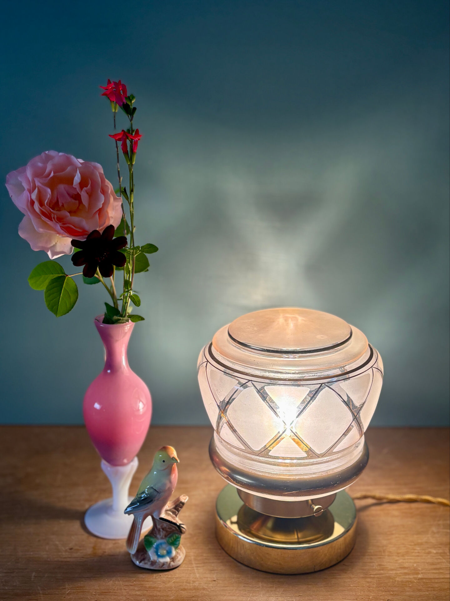 Vintage Art Deco pink and gold glass globe table lamp