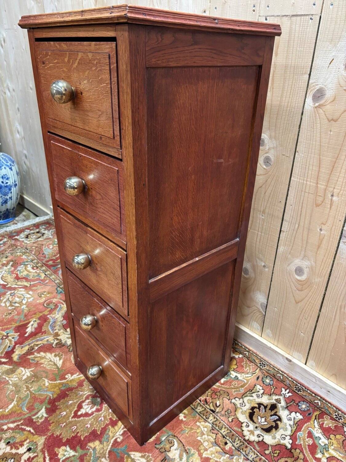Antique oak chest of drawers - late 19th/early 20th century.