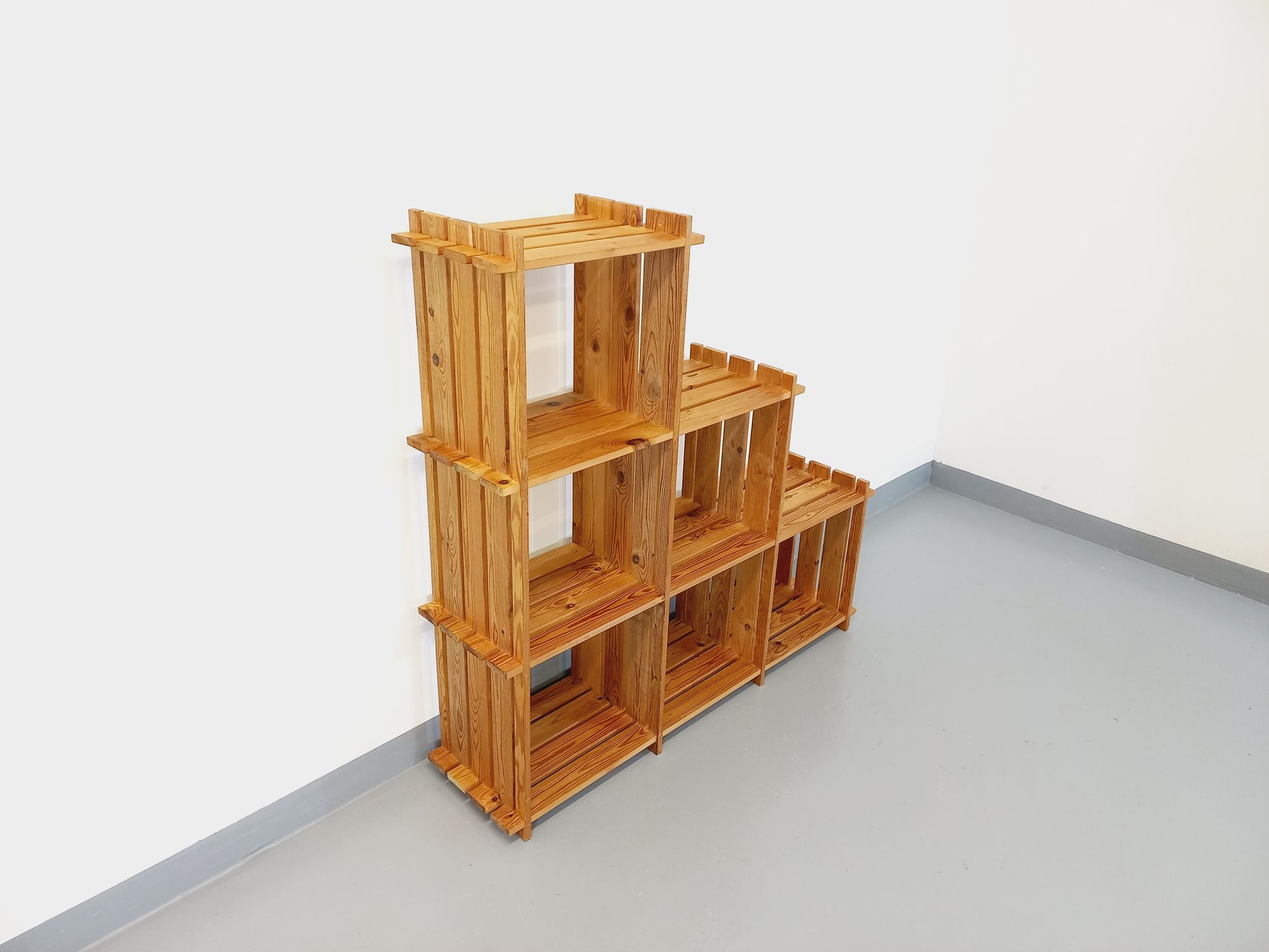 Bookcase vintage pine staircase shelf from the 80s in the style of Maison Regain