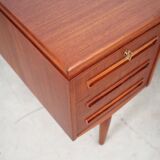 Teak desk, Danish design, 1970s, manufactured by AP Møbler Svenstrup