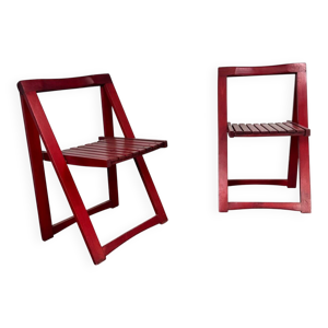 Chaises pliantes rouges