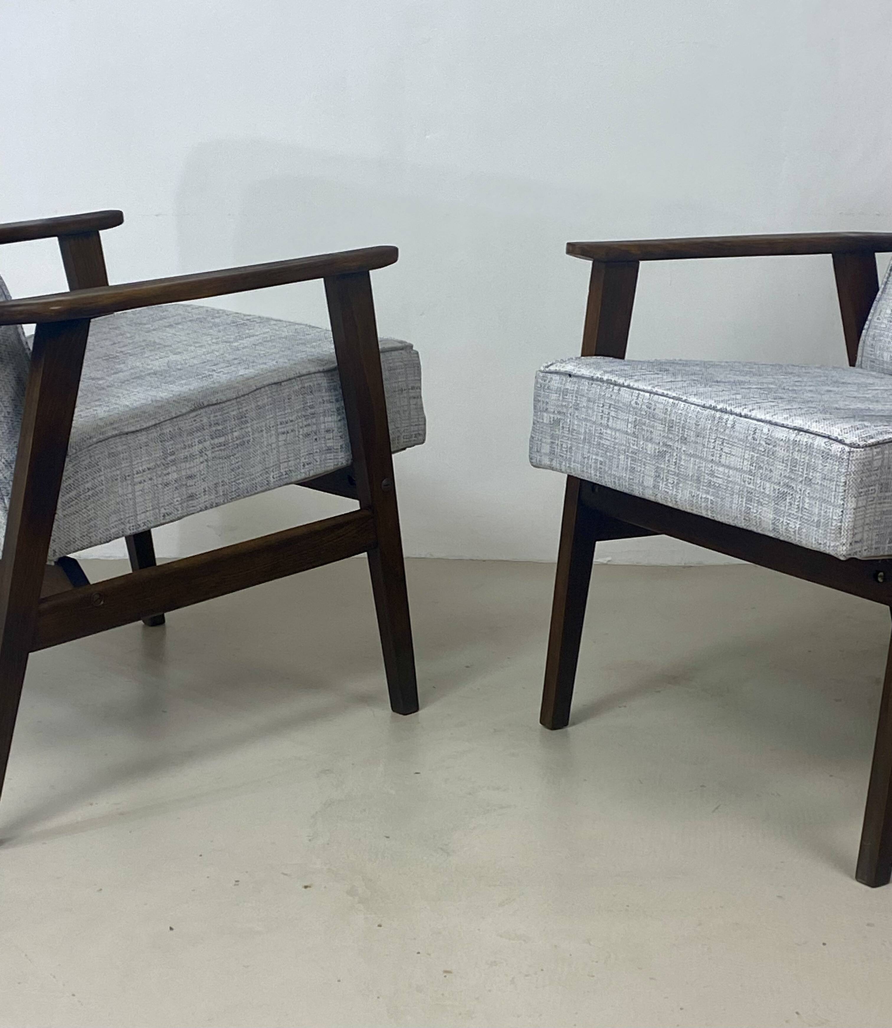 Pair of Henryk Lis 300-190 armchairs, 1970s, heathered grey-blue fabric. Ref: