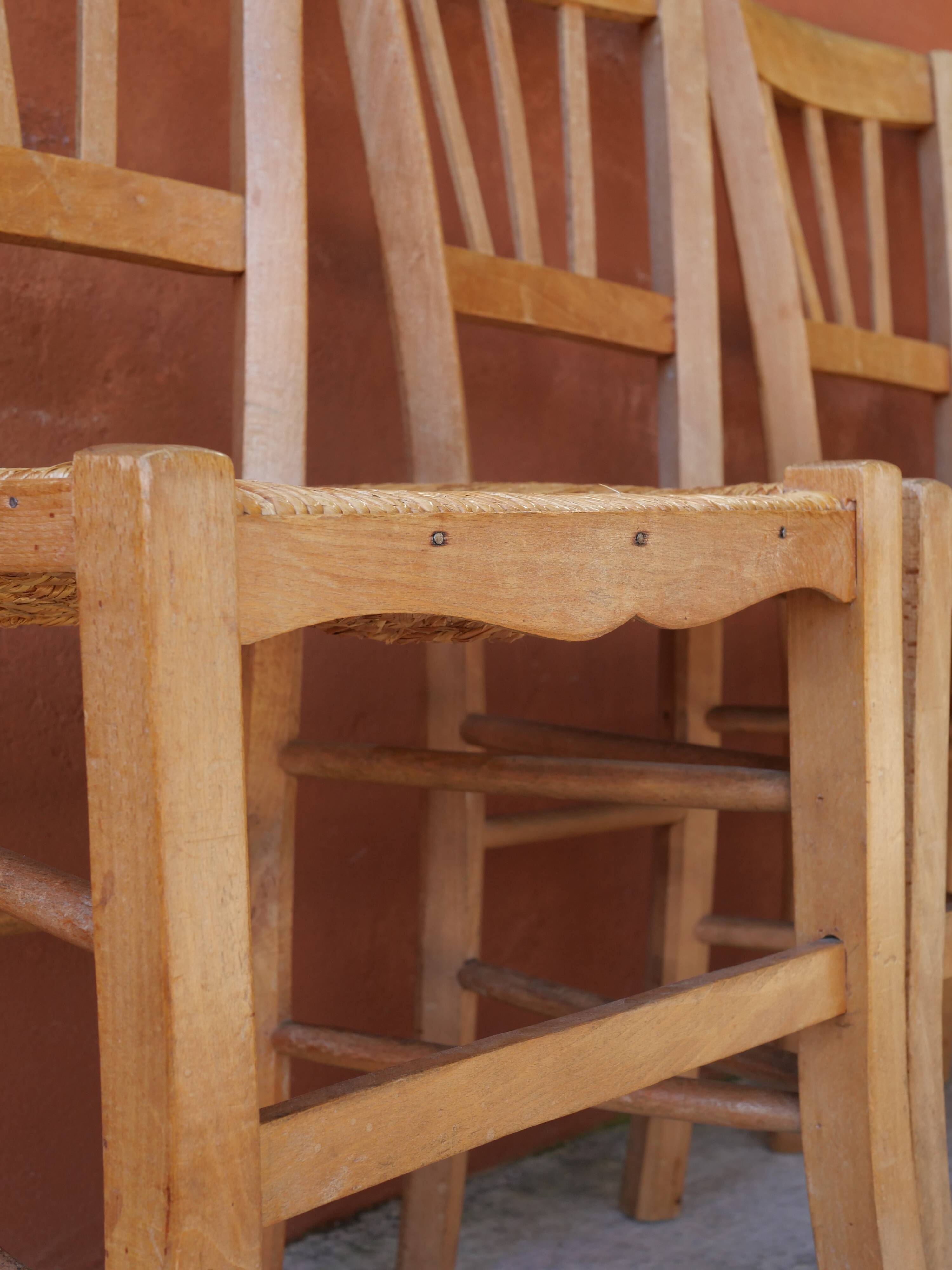 Set of 5 rustic straw chairs
