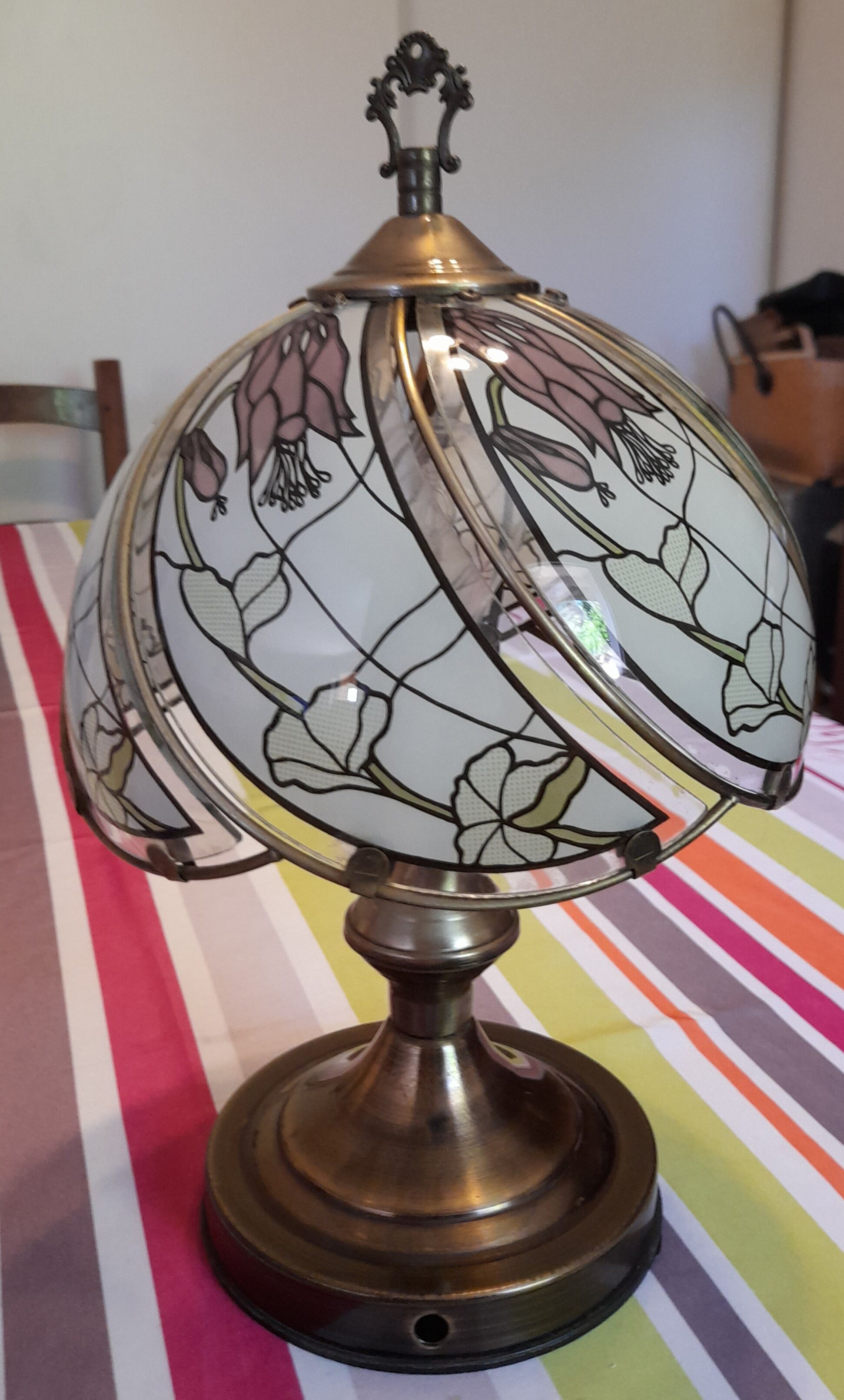 Vintage touch lamp