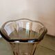 Vase en verre moulé rose , modèle "Fleur"
