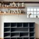 Meuble de métier, bibliothèque en bois peint