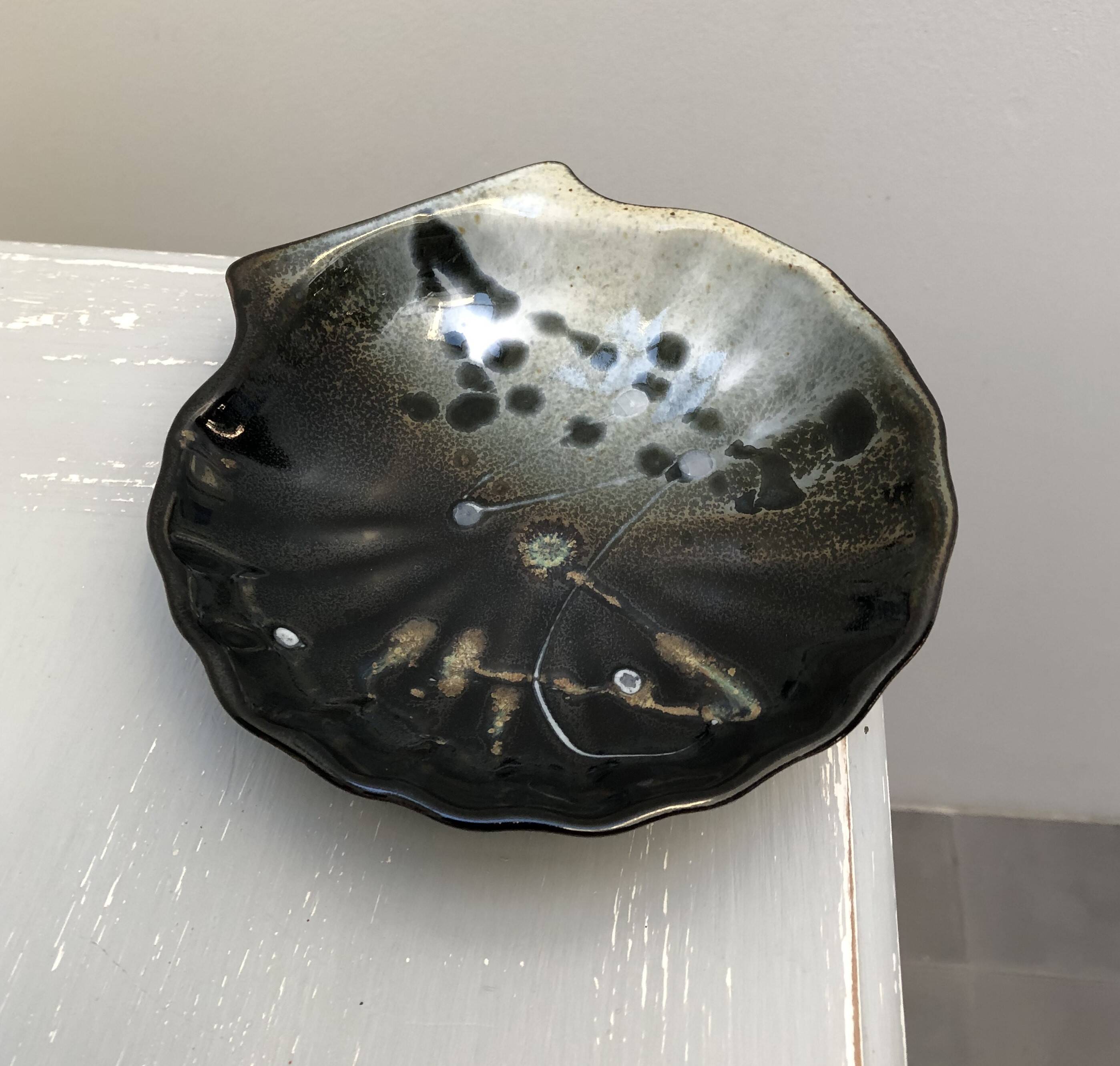 artisanal shell cup empty pocket / soap holder