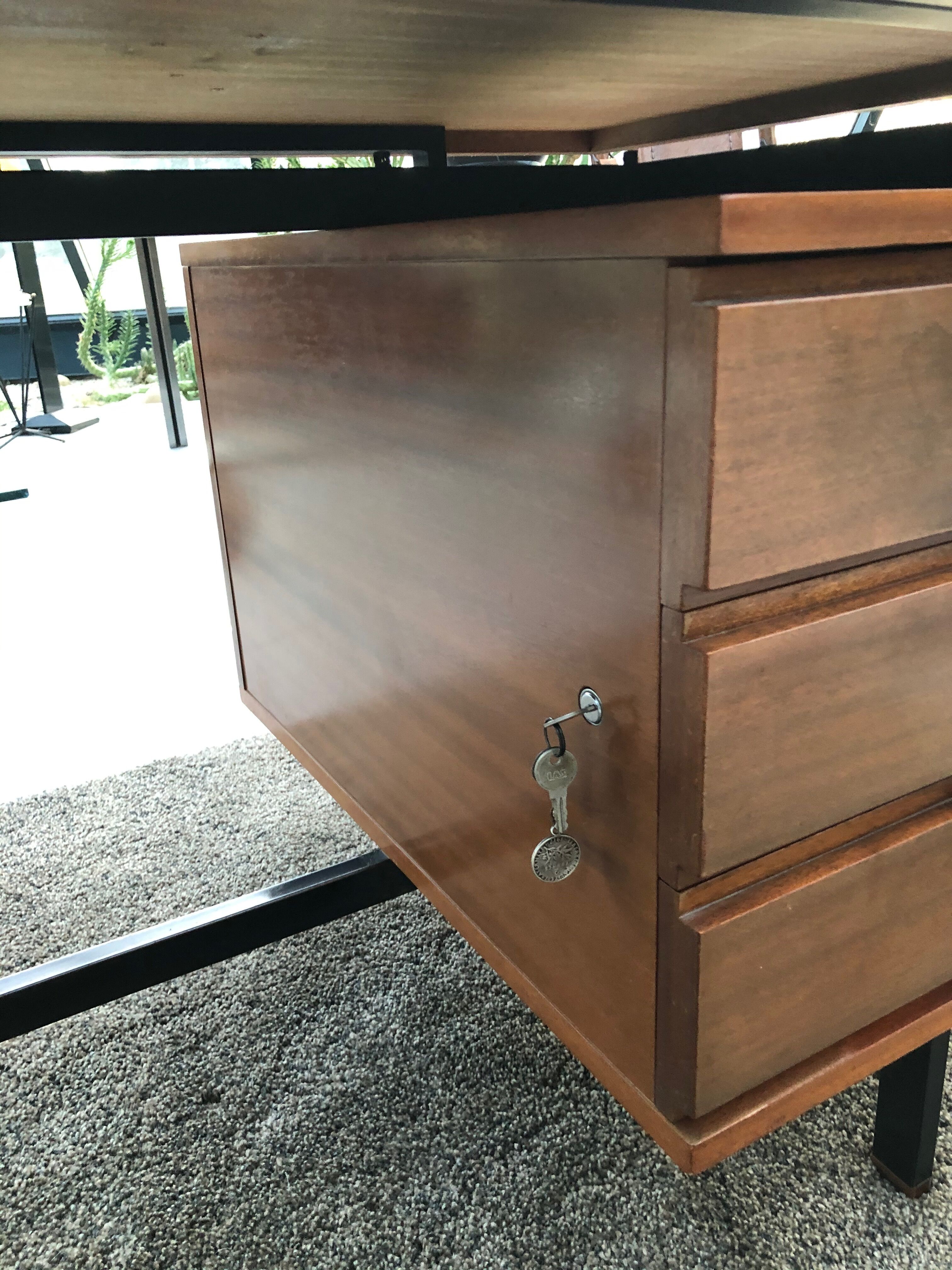 Minister's desk by Pierre Guariche for Hucher Minvielle 1960