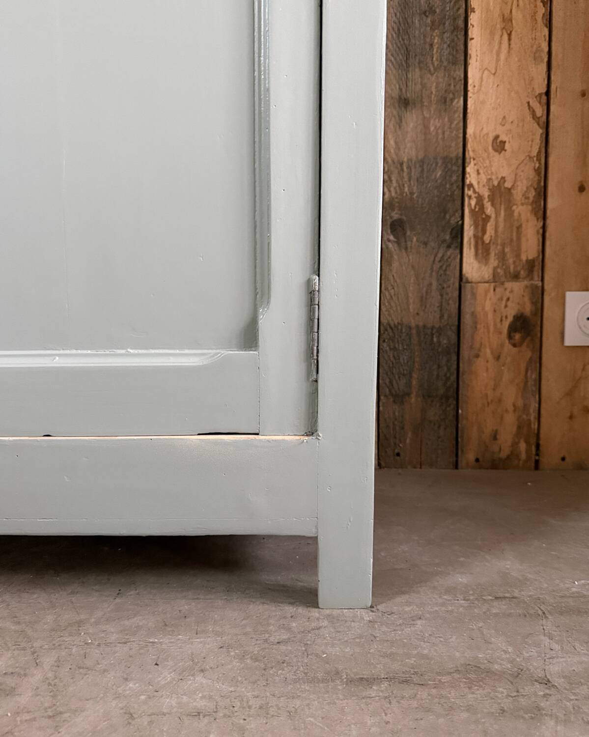 Armoire parisienne verte (rénovée)