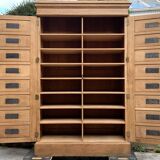 Armoire de notaire en chêne brut massif, 1920