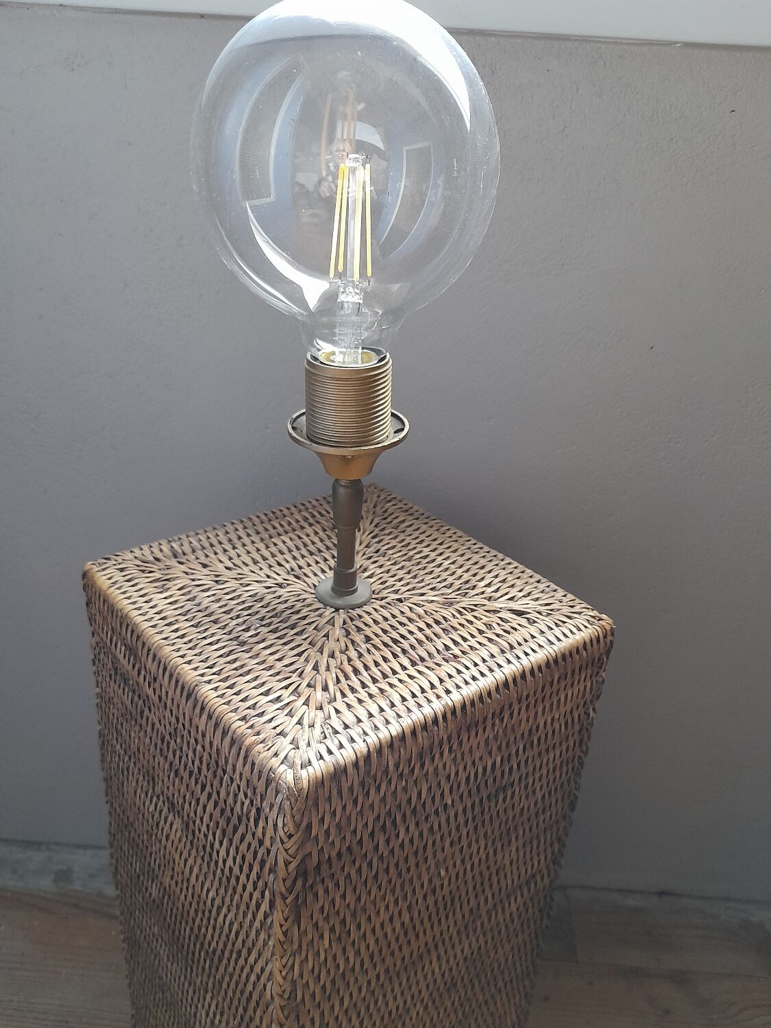 Braided rattan lamp foot, square, vintage 1970