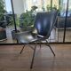 Chaise en simili cuir moderne du milieu du siècle des années 60