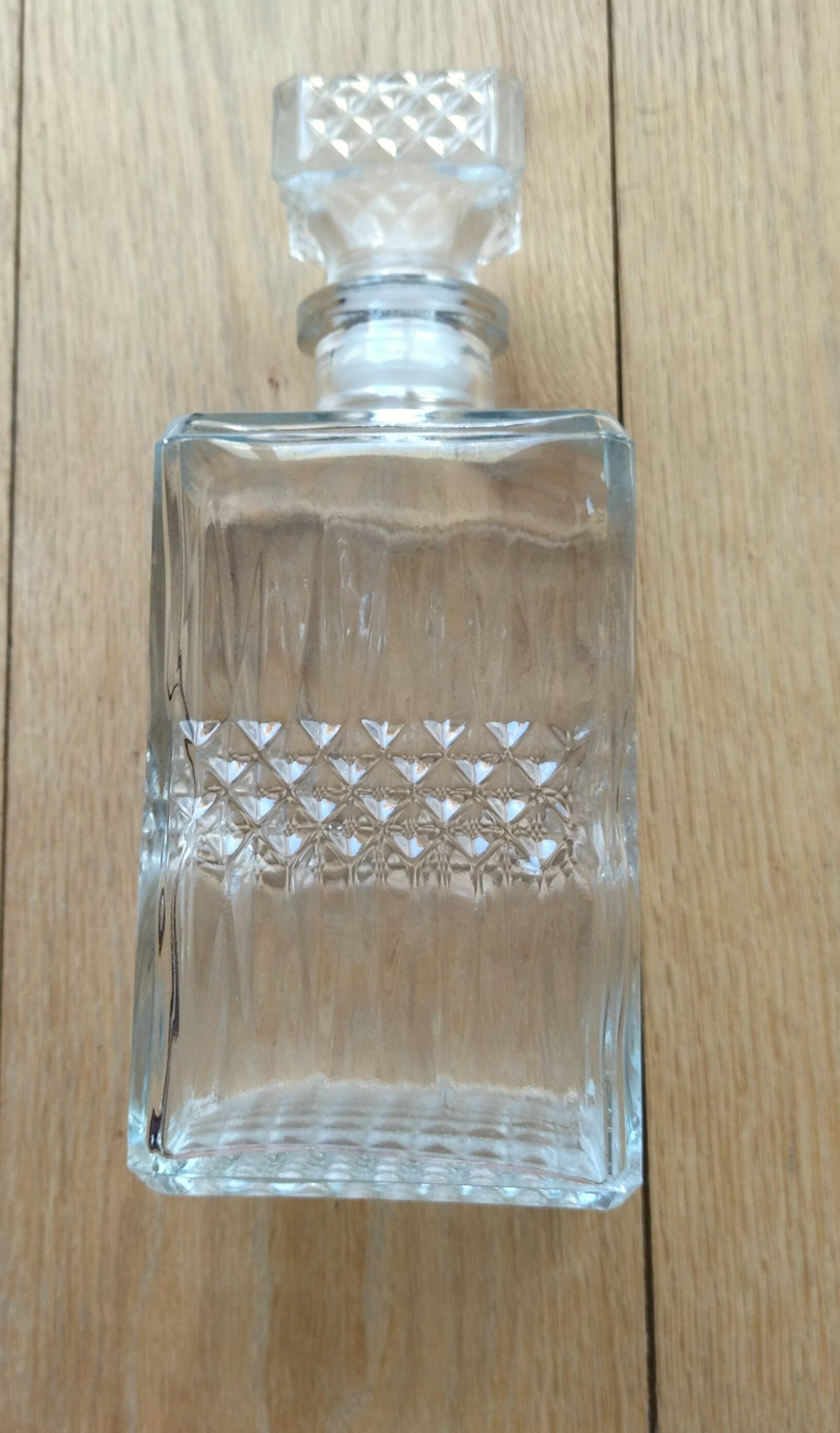 Carafe ciselée