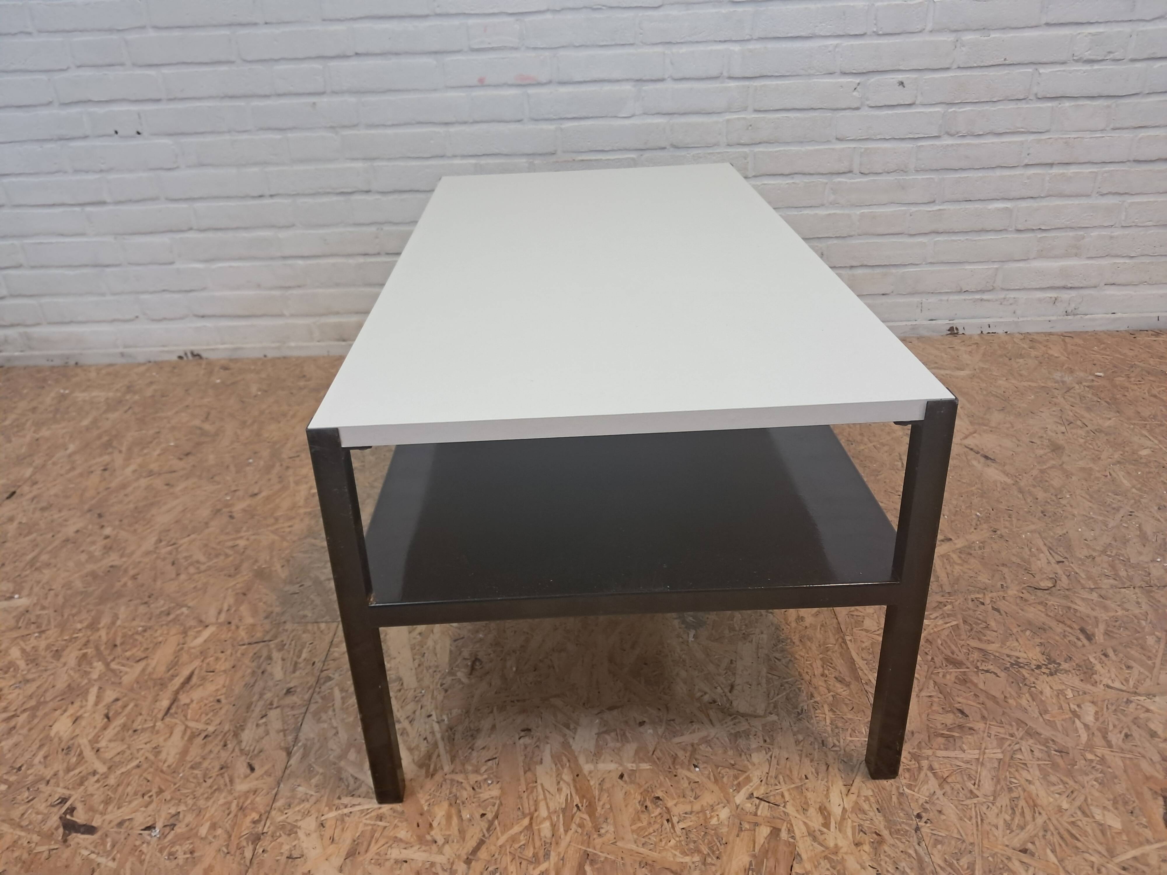 Regal Coffee table, Wim Rietveld