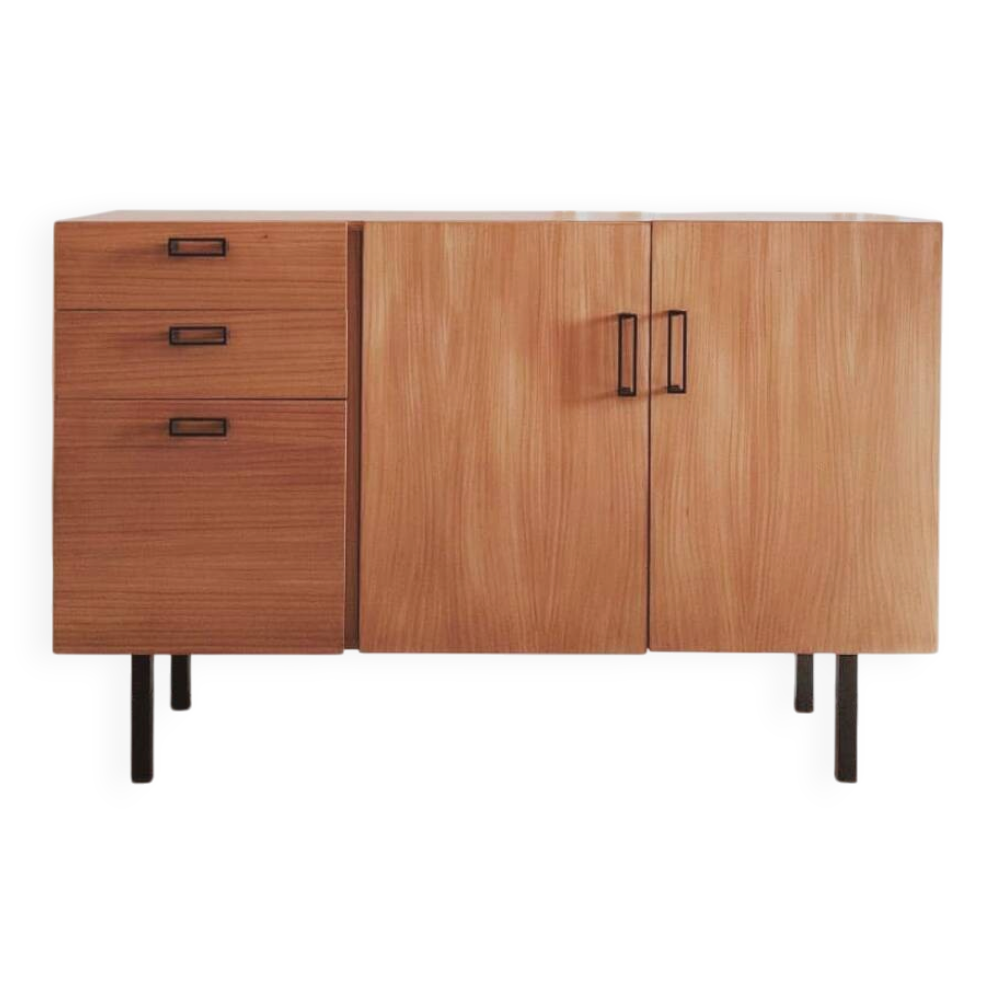Renovated vintage modernist enfilade, 1950s-60s.