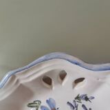 Assiette vintage peint main ajourée motif fleurs bleues