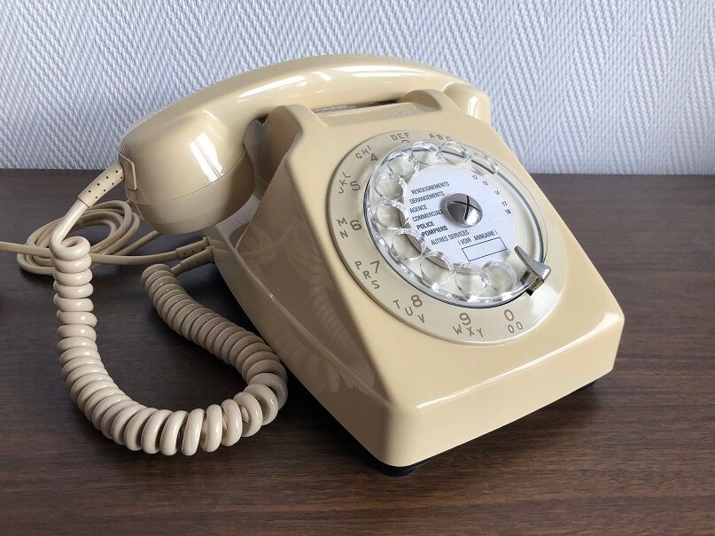 Téléphone PTT vintage Socotel S63 à cadran, 1982