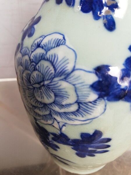 Vase celadon enamel white and blue chinese porcelain 19th