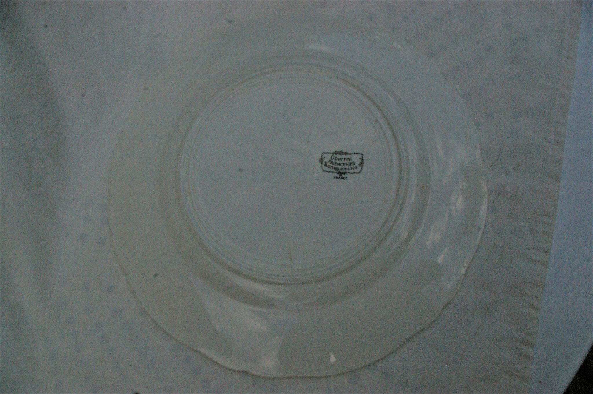 Plat rond en Faïence de Sarreguemines modèle Obernai (Alsacienne)