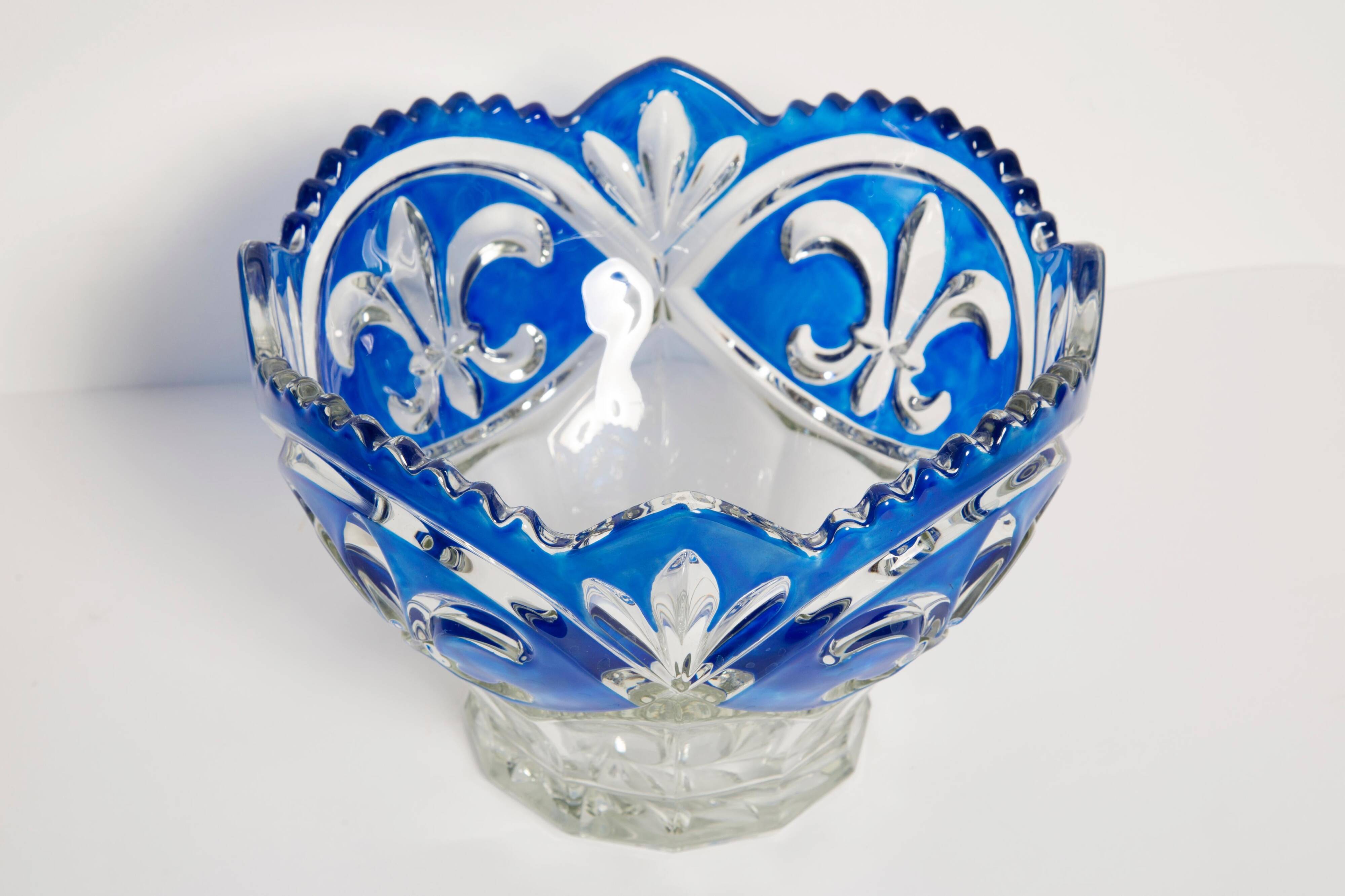 Vintage decorative glass crystal plate in blue, Italy, 1960s.