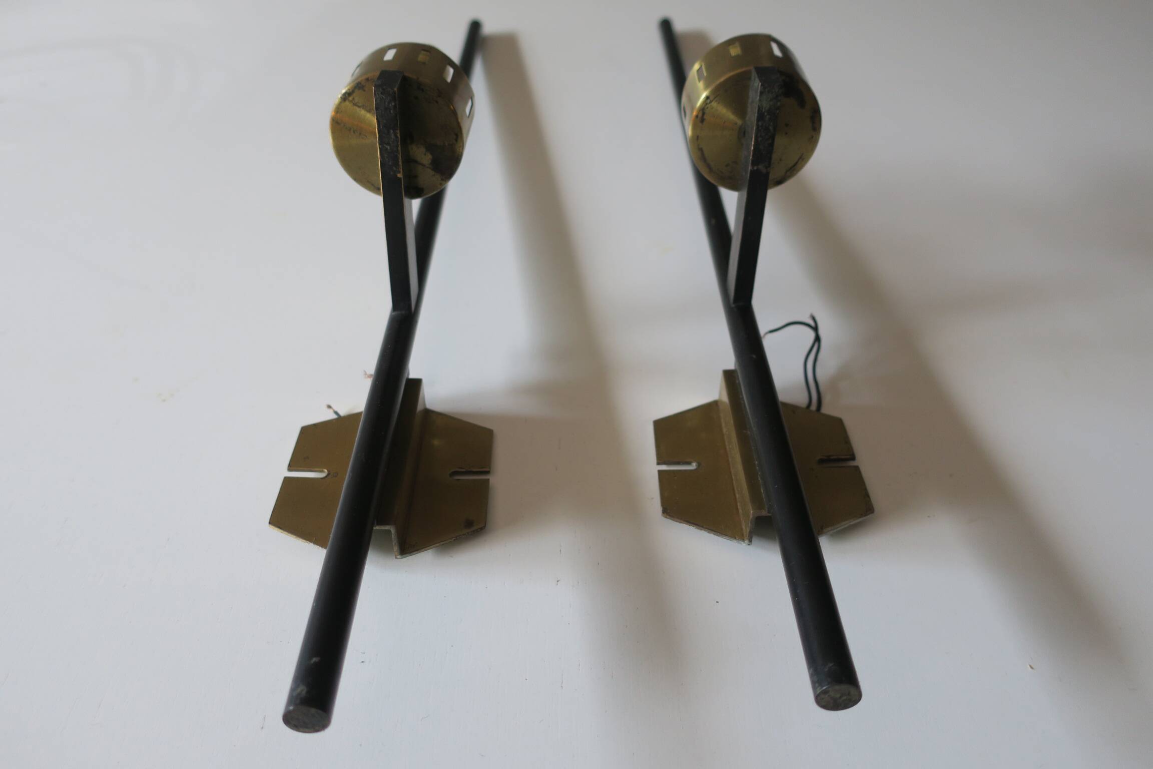 Pair of brass and opaline glass wall lights, Stilnovo period, Italy 1940-50