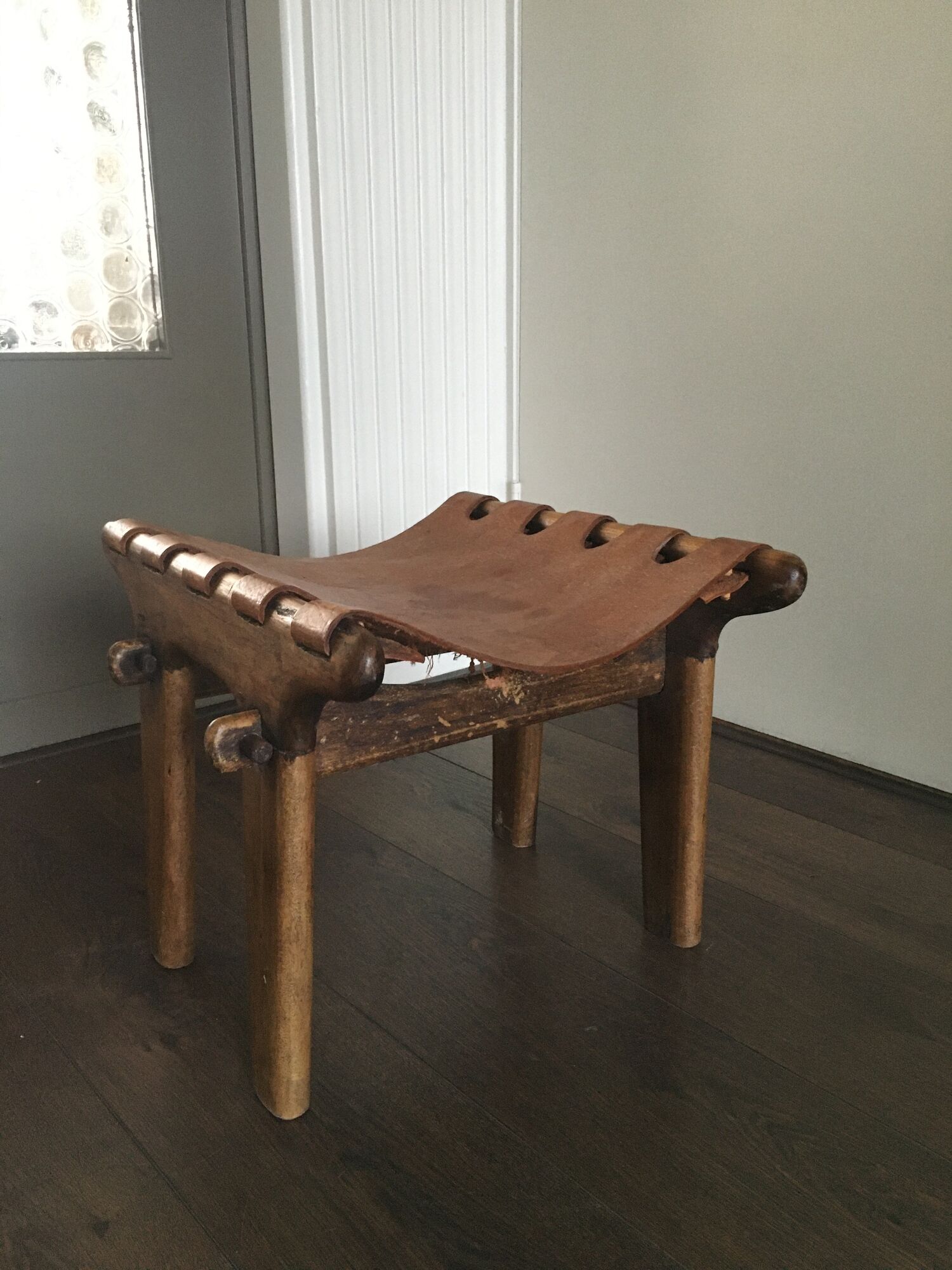 Vintage rustic ecuadorian leather sling footstool by Angel I. Pazmino, 1960s