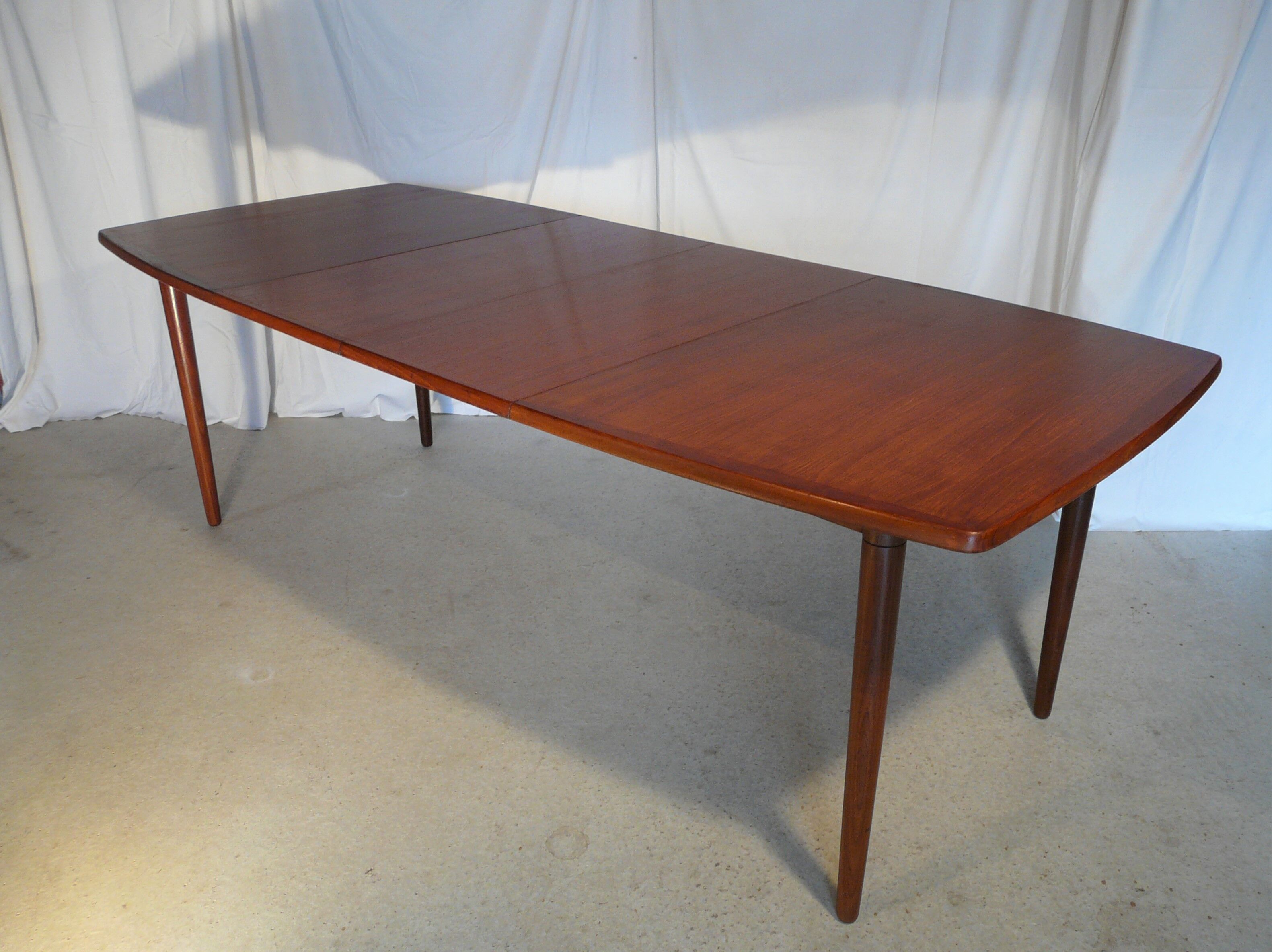 Scandinavian vintage extendable rectangular table