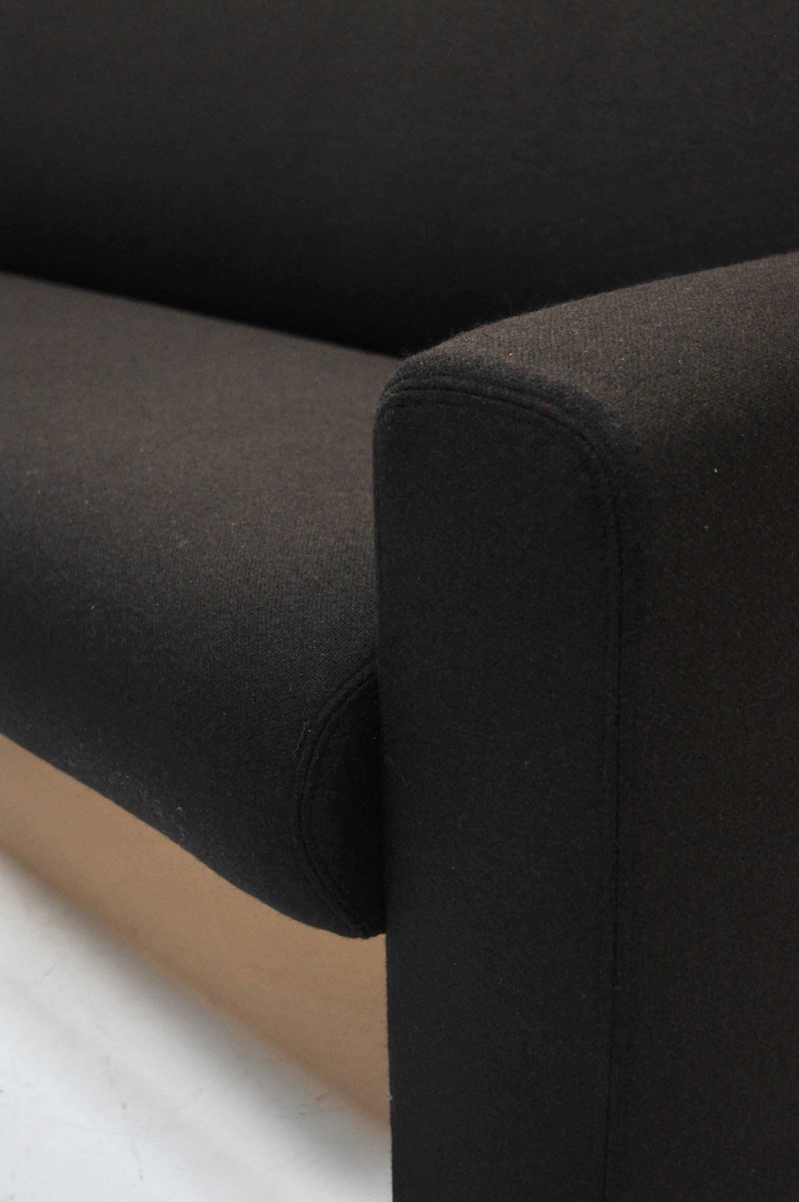 Artifort 691 – 2.5 Seater Sofa | Fully Restored | Kvadrat Upholstery