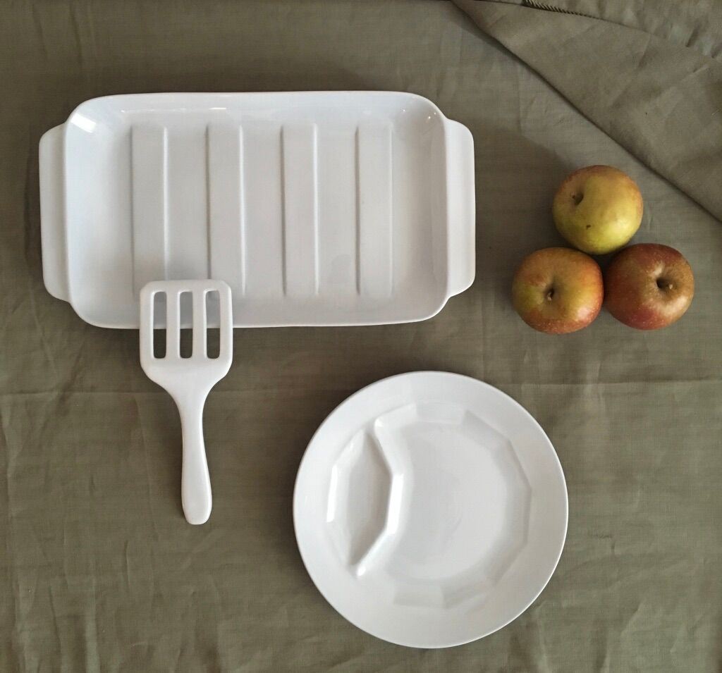 Asparagus dish and its blue spatula, Sarreguemines 1930