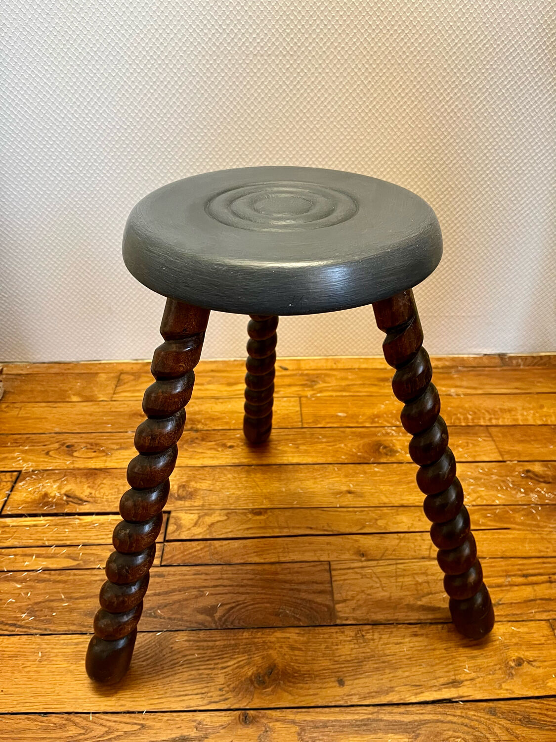 Vintage tripod stool